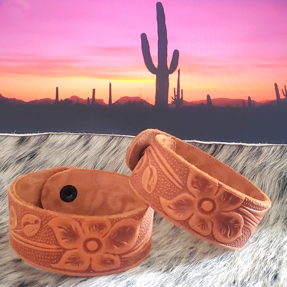 Leather bracelet western flower stamped
